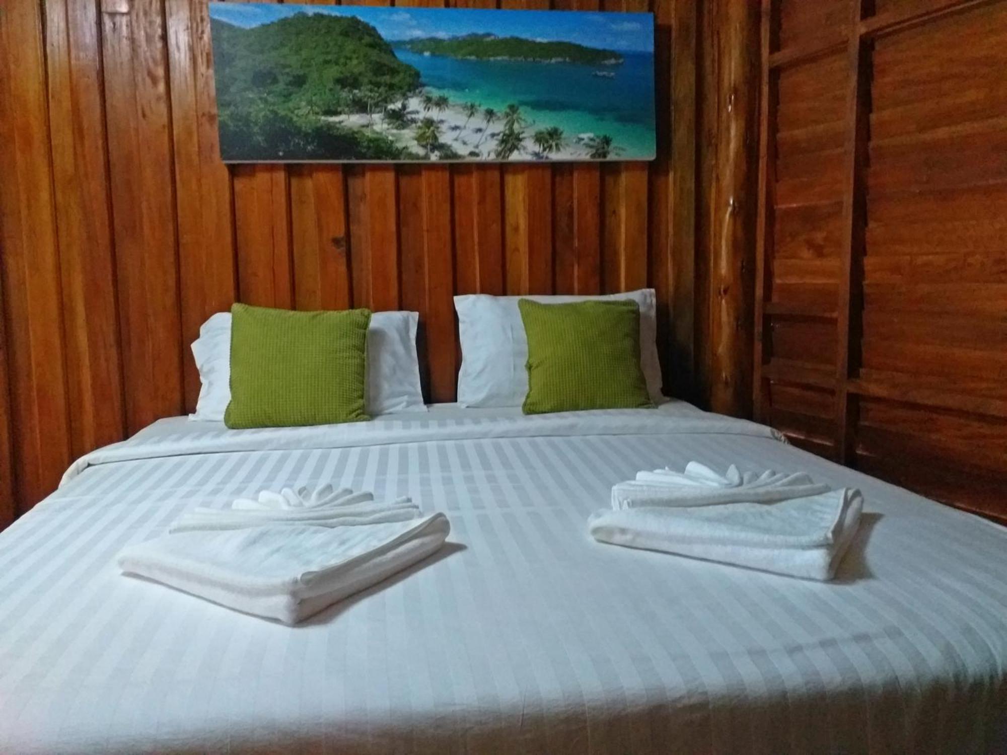 The Ford Sunset Beach Resort Wok Tum Екстер'єр фото