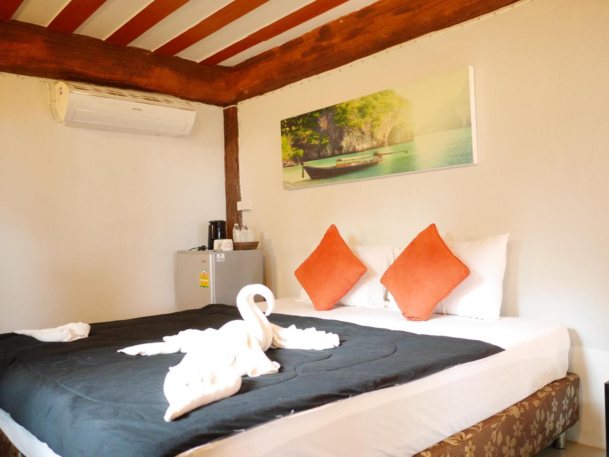 The Ford Sunset Beach Resort Wok Tum Екстер'єр фото