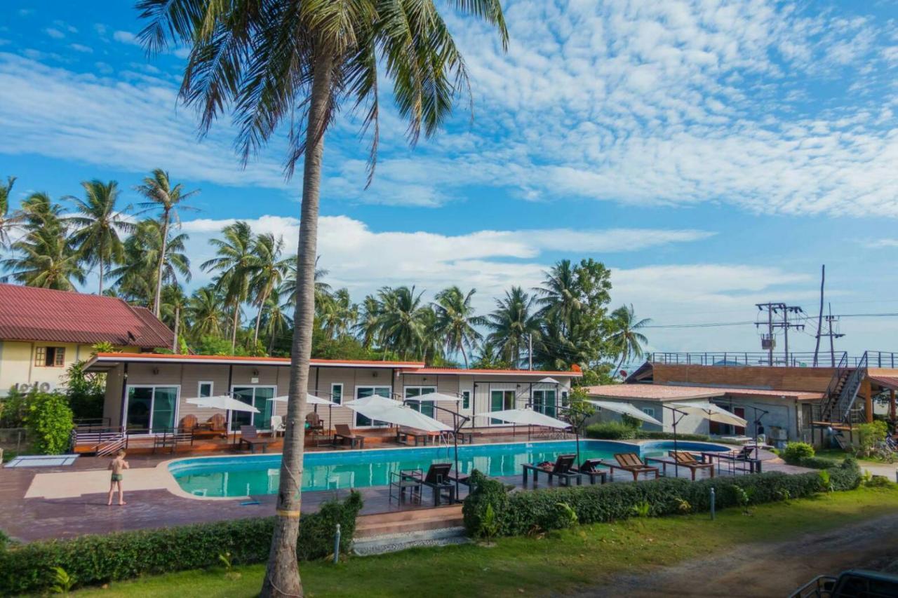 The Ford Sunset Beach Resort Wok Tum Екстер'єр фото