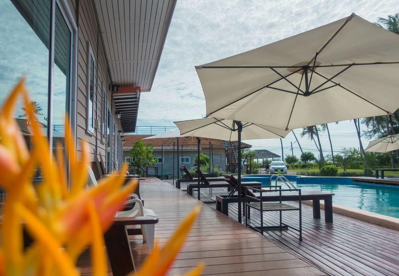 The Ford Sunset Beach Resort Wok Tum Екстер'єр фото
