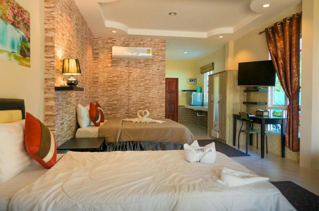 The Ford Sunset Beach Resort Wok Tum Екстер'єр фото