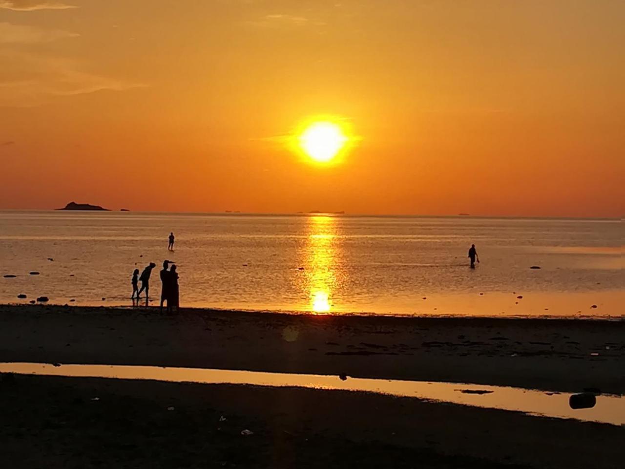 The Ford Sunset Beach Resort Wok Tum Екстер'єр фото