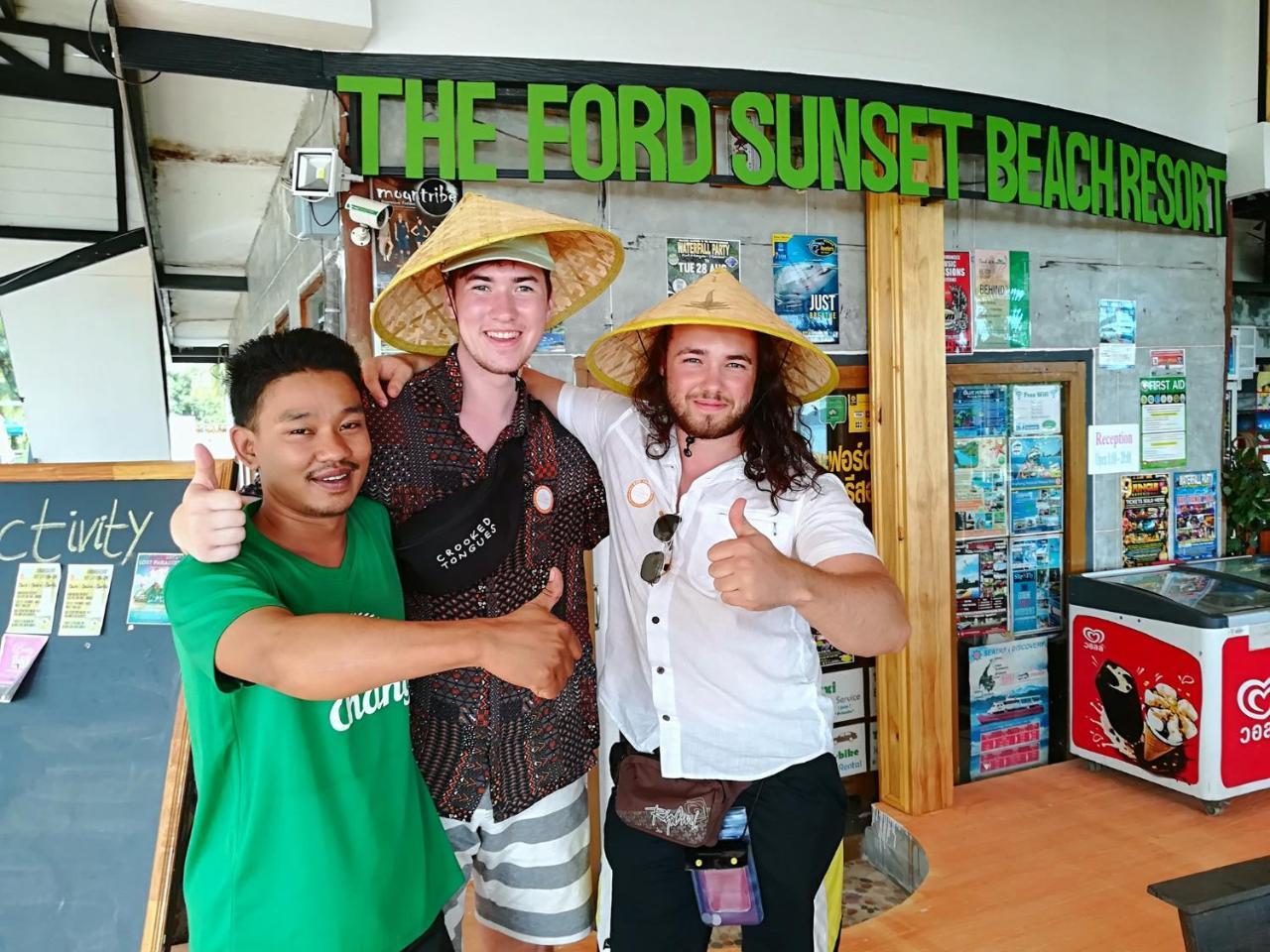 The Ford Sunset Beach Resort Wok Tum Екстер'єр фото
