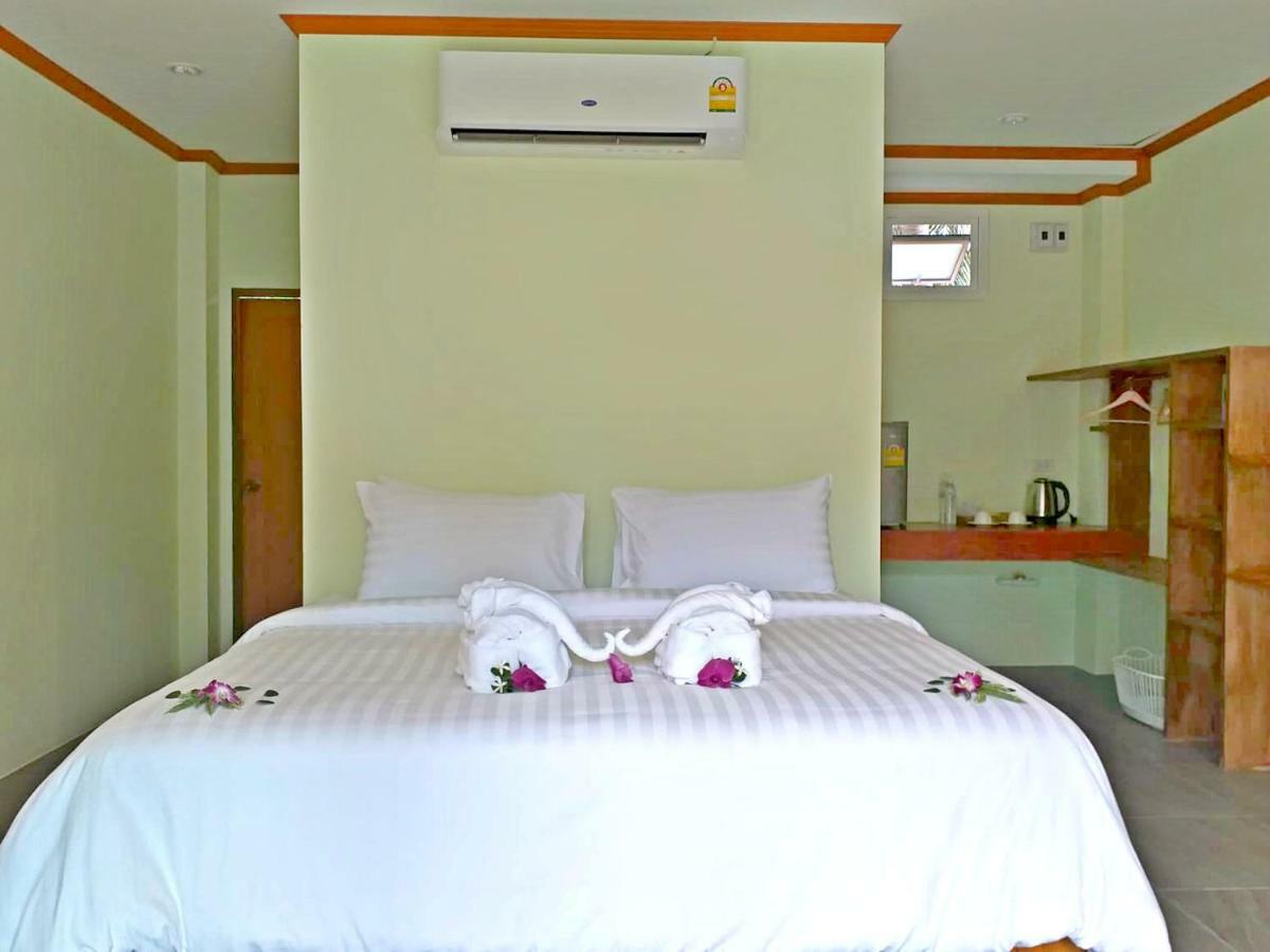 The Ford Sunset Beach Resort Wok Tum Екстер'єр фото
