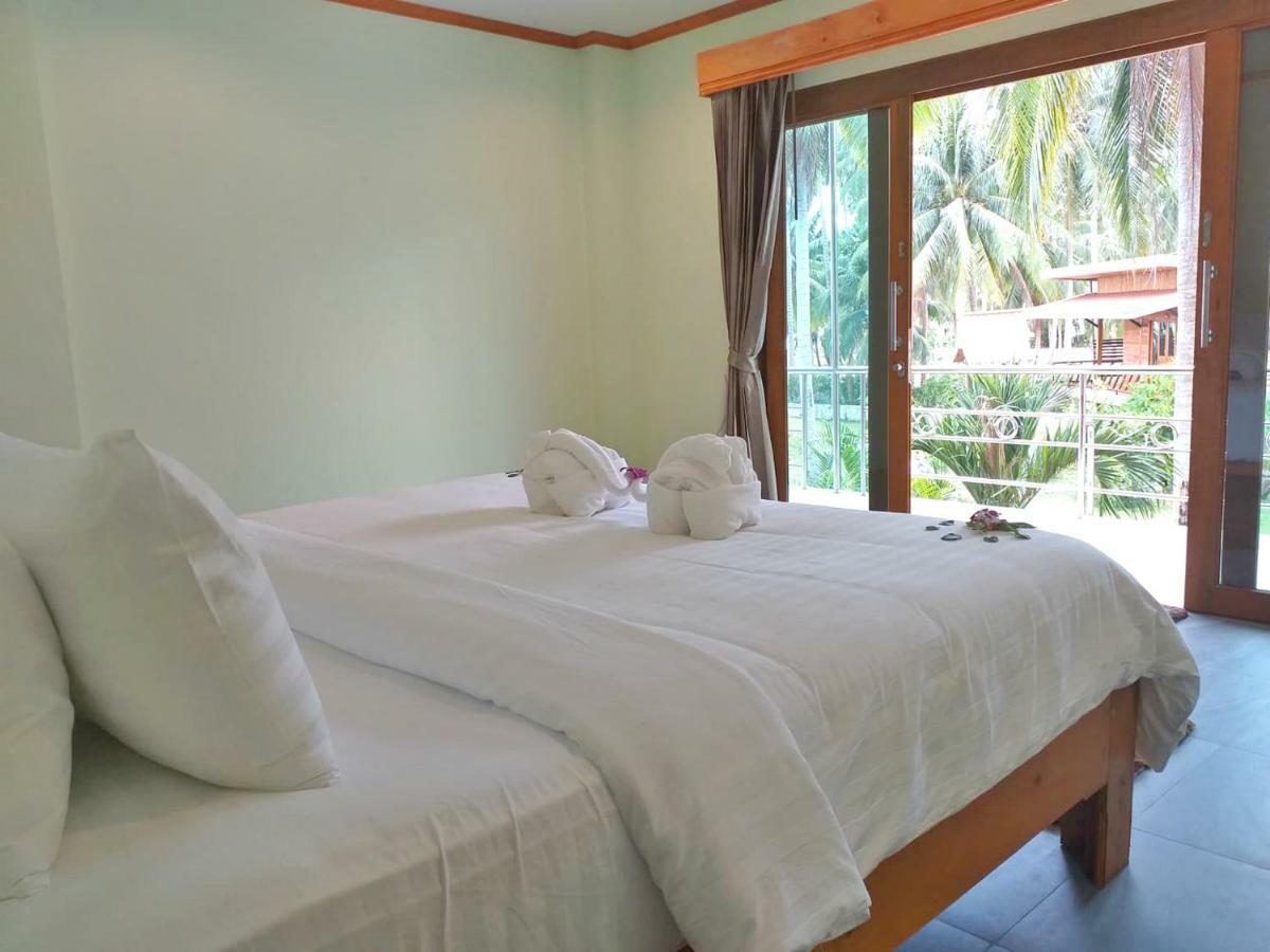 The Ford Sunset Beach Resort Wok Tum Екстер'єр фото