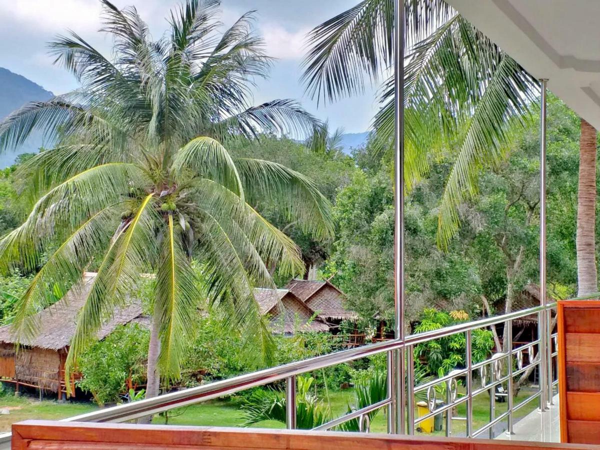 The Ford Sunset Beach Resort Wok Tum Екстер'єр фото