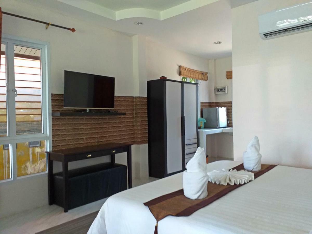 The Ford Sunset Beach Resort Wok Tum Екстер'єр фото
