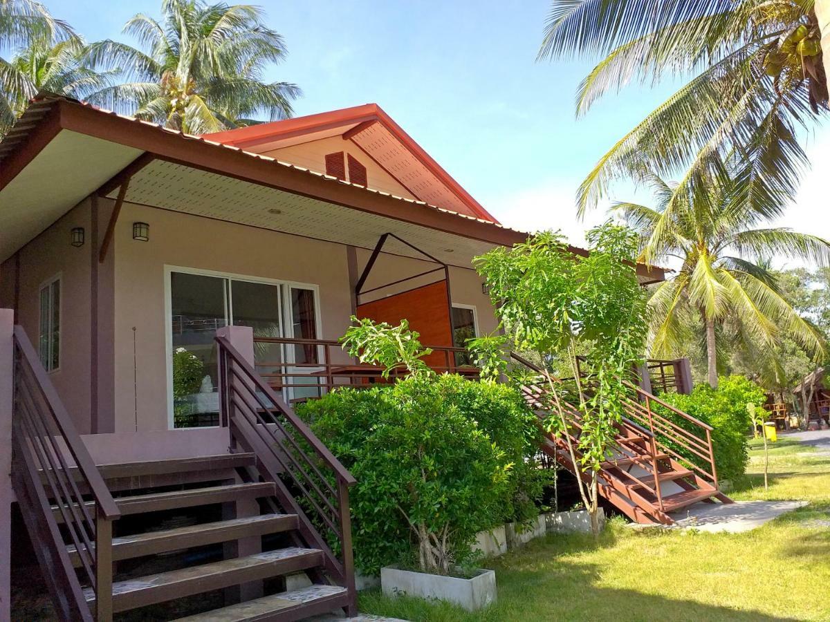 The Ford Sunset Beach Resort Wok Tum Екстер'єр фото