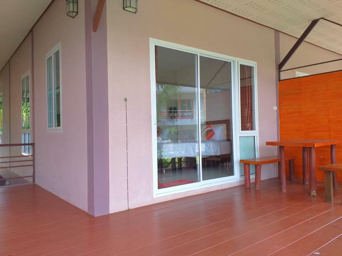 The Ford Sunset Beach Resort Wok Tum Екстер'єр фото