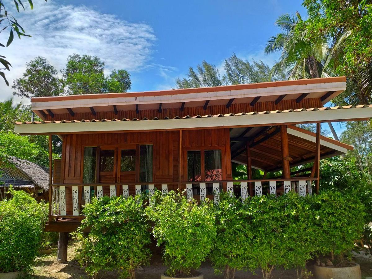 The Ford Sunset Beach Resort Wok Tum Екстер'єр фото